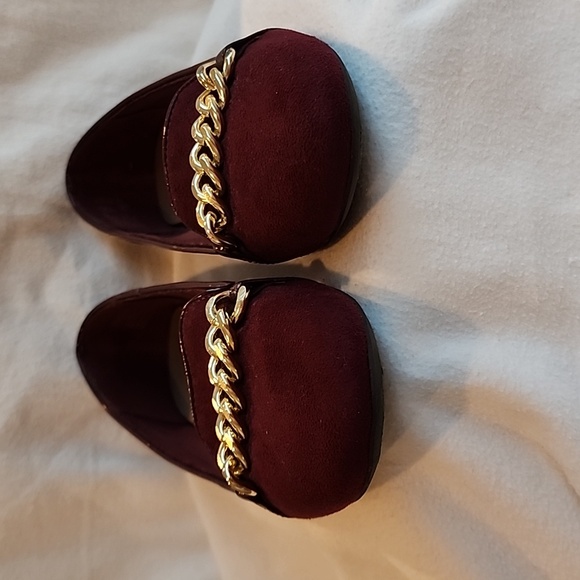 Christian Siriano Burgandy Flats - Picture 2 of 7